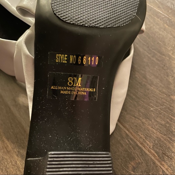 Annie white sandal size 8 - Picture 2 of 4